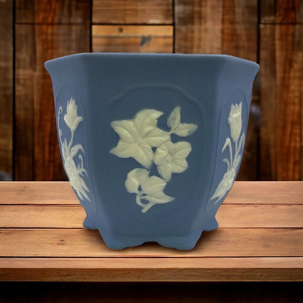 Vtg 2002‎ Trend Studios 5” Blue & White Floral Bisque Vase Dish Flower Pot USA